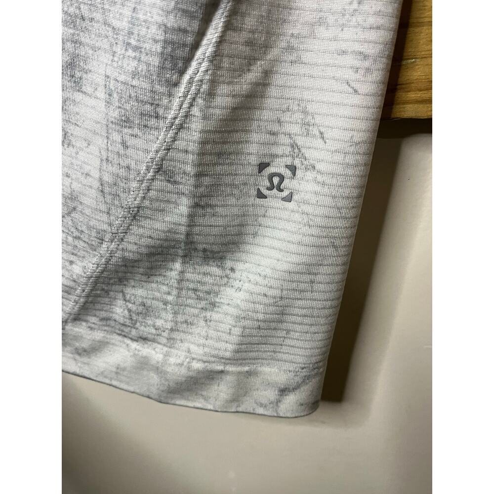 Mens Lululemon Athletica Metal Vent Tech Polo Golf Shirt Size M White Gray - Picture 4 of 5